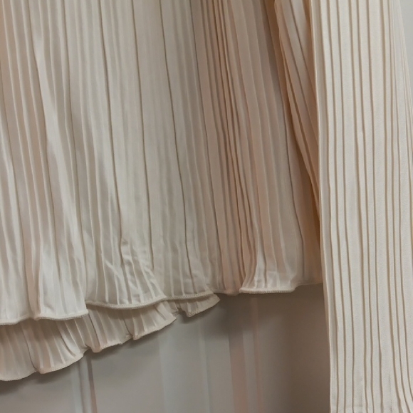 Top - Picture 4 of 7